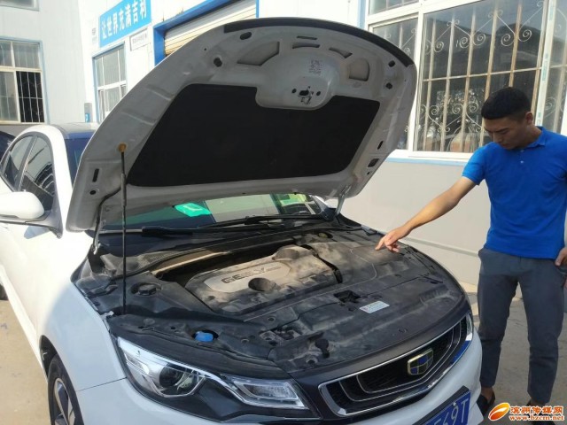 轎車新買(mǎi)一年半 離合專用電機(jī)器多次出故障 4S店：車輛涉